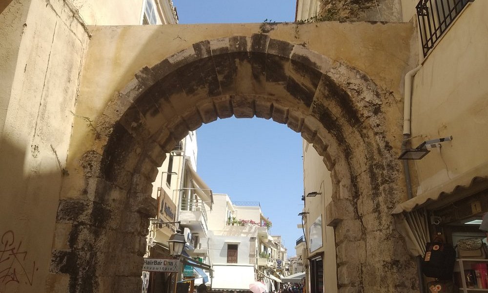 Porta Guora